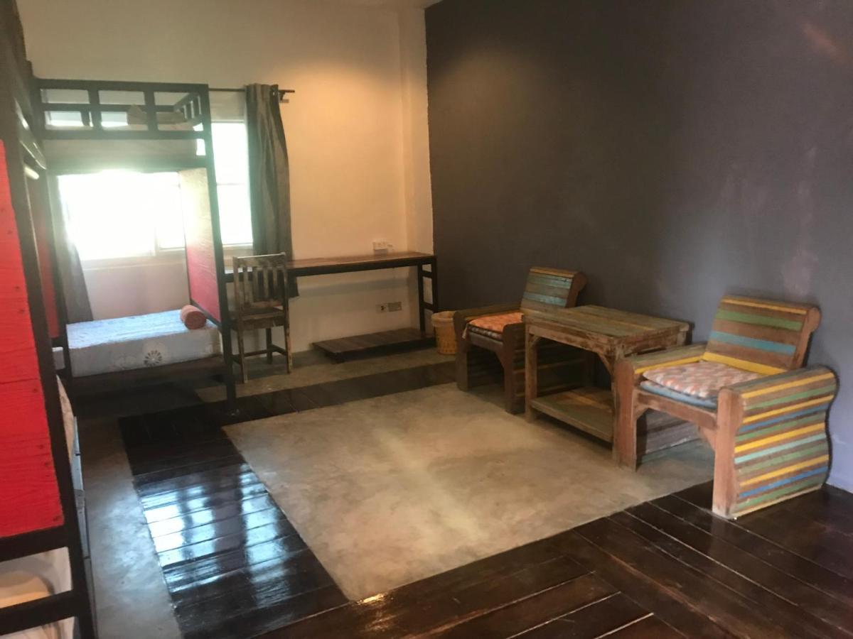 Outback1990 Hostel Haad Rin Ngoại thất bức ảnh